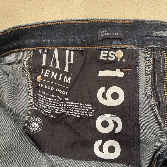 Gap Authentic 1969 Woman’s Flare Jean - Picture 4 of 7